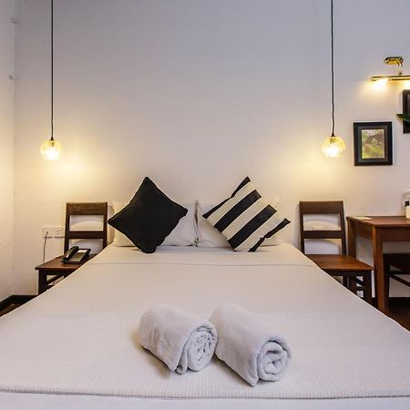 The Marian Boutique Lodging House Kuching Extérieur photo