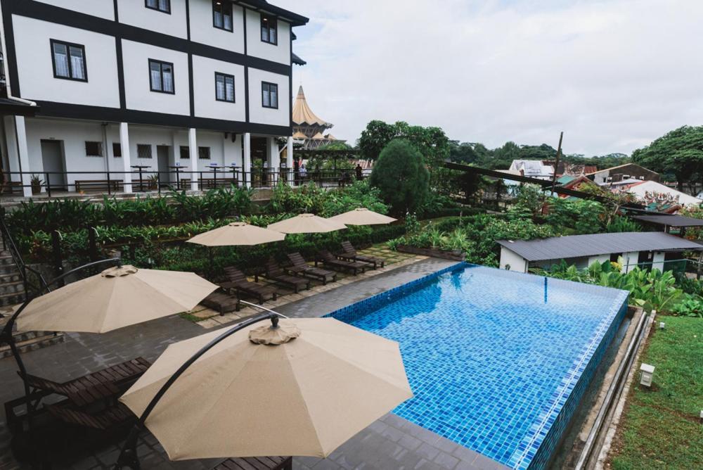 The Marian Boutique Lodging House Kuching Extérieur photo